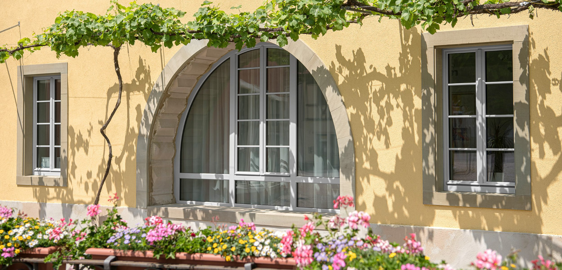 Ventana Stil 2 en arco de medio punto